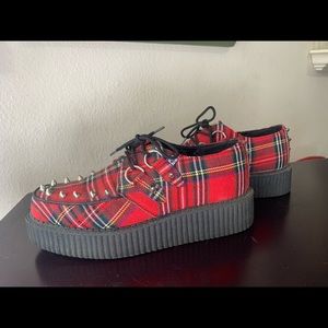 Plaid spiked tuk creepers
